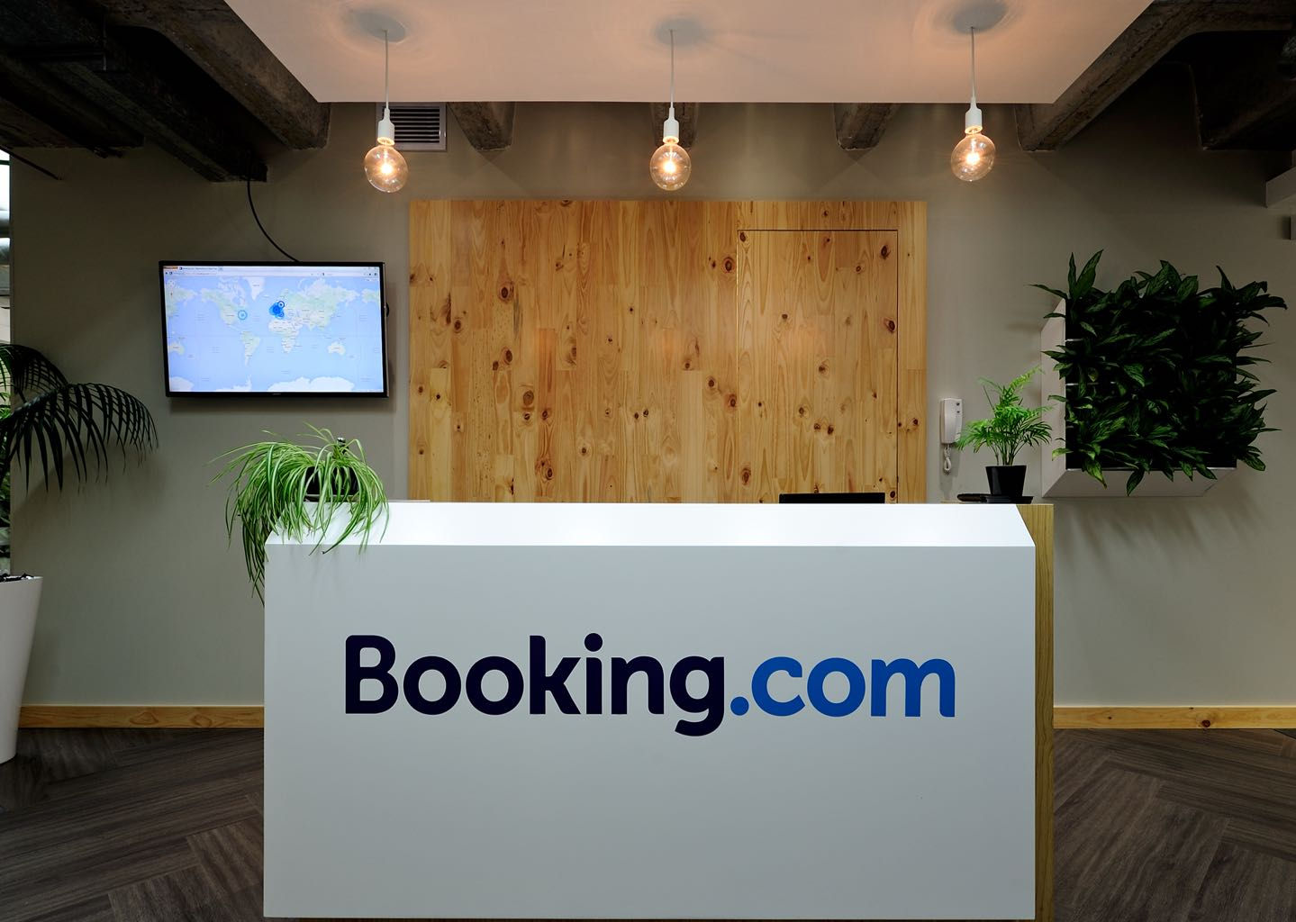 Booking Com